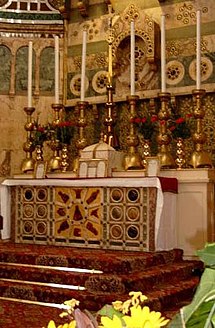 Complementos del altar: Los candelabros